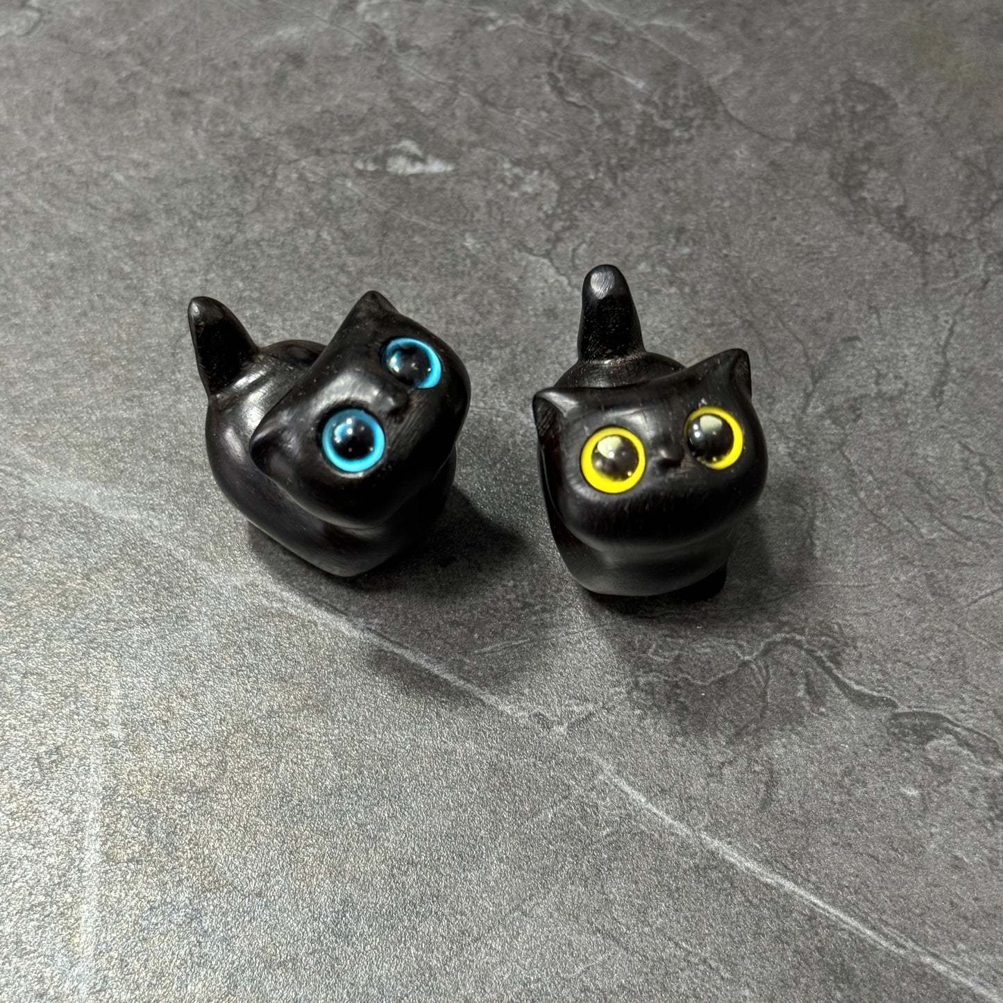 Ahşap El Yapımı Kedi Figürü – Dekoratif & Hediye